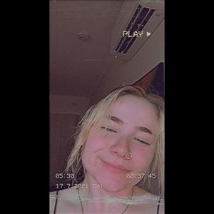 Meet your Posher, Jade